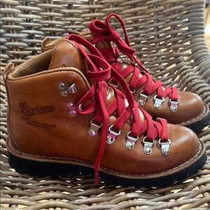 Danner Mountain Light Cascade Boot